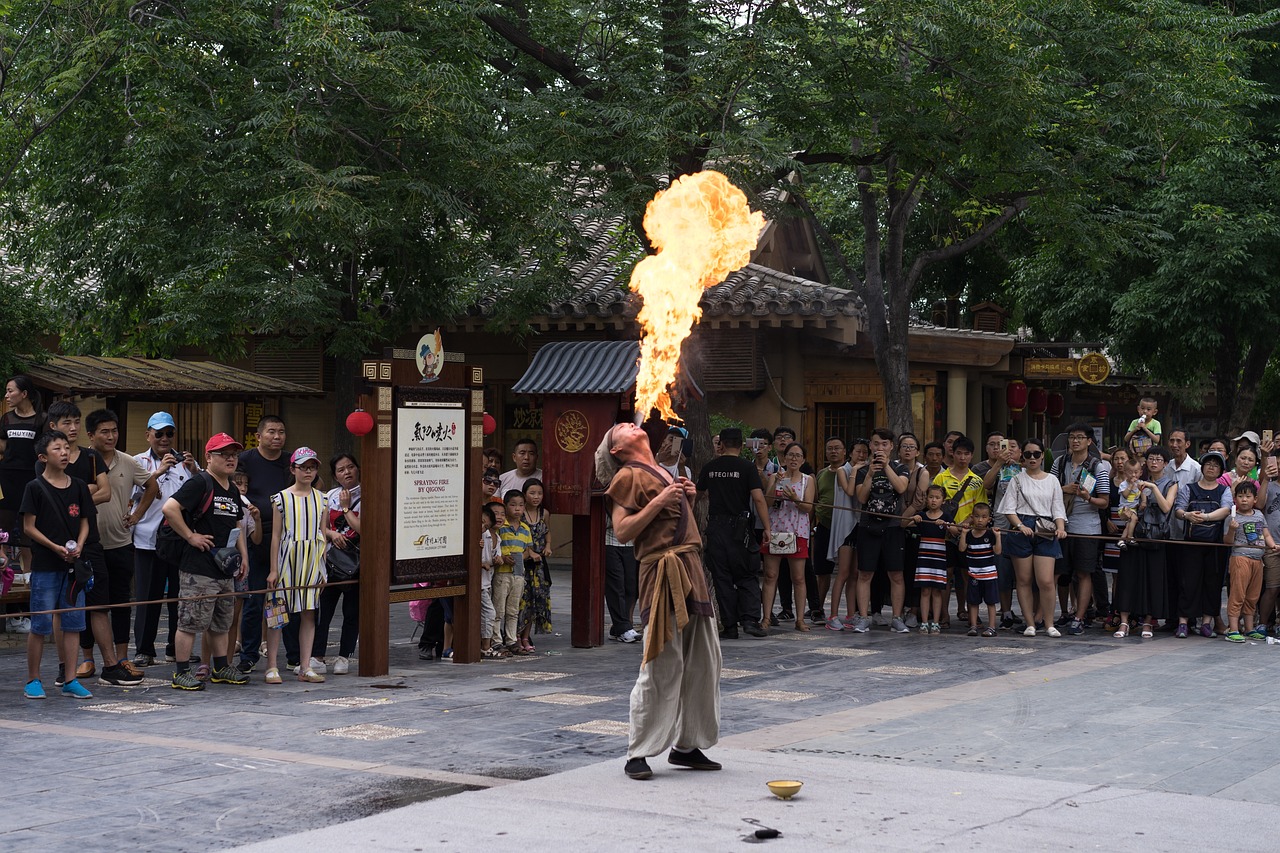 郑州大学生集体夜骑到开封火了，跨城的共享单车该怎么办？