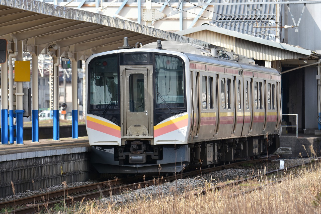 日本栃木县发生汽车与列车相撞事故，造成一人死亡